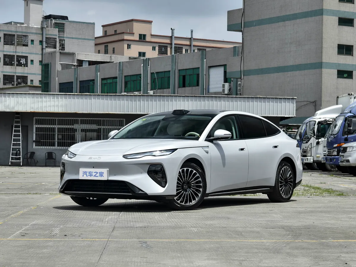 BYD Seal 08: 3,3 Sekunden und 900 km Reichweite