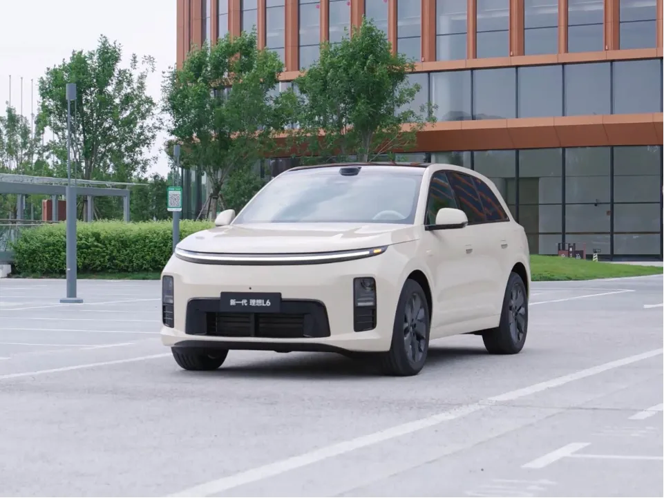 Li Auto L6: 51-kWh-Akku und 234 km Reichweite – Preis steigt