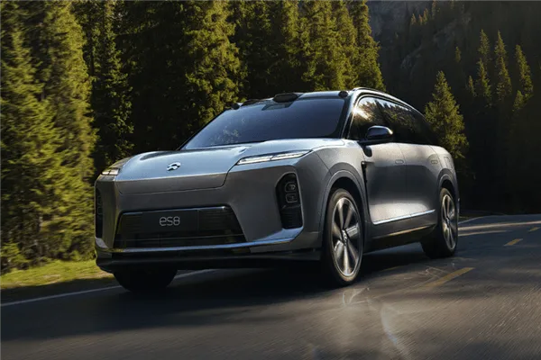 NIO ES8 Fünf-Sitzer: ab 35.200 € (BaaS) mit 635 km