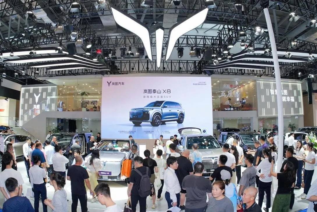 Voyah Taishan X8: Luxus-SUV mit 800-Volt und Huawei-Lidar